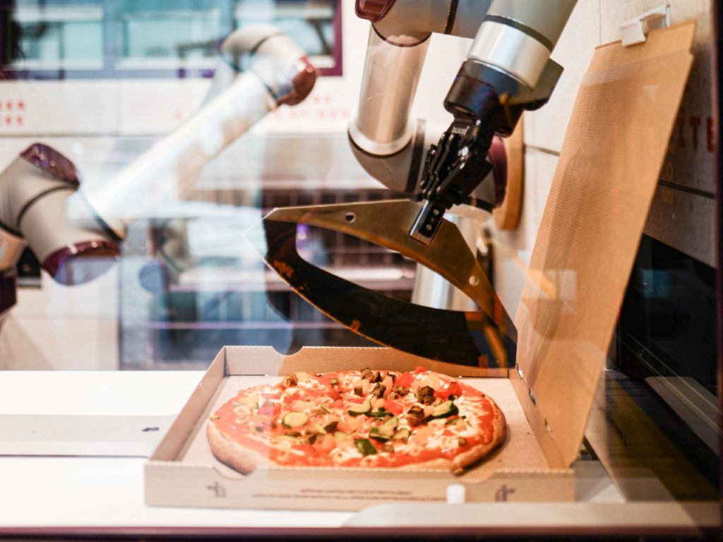 France Has An Autonomous Pizza Chain Run By Robots
