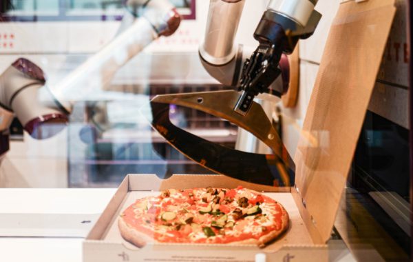 France Has An Autonomous Pizza Chain Run By Robots