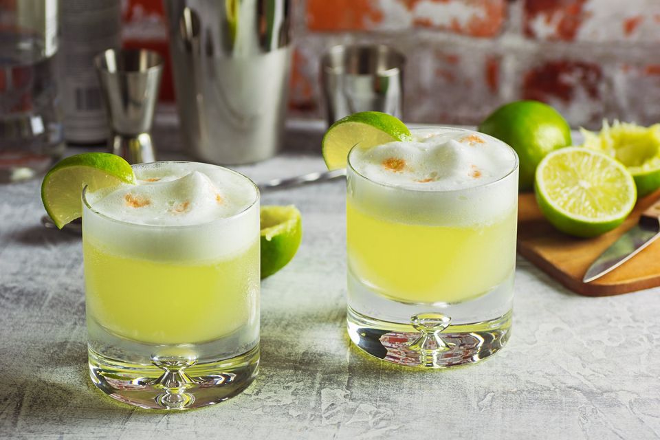 PISCO SOUR COCKTAIL RECIPE | PERU