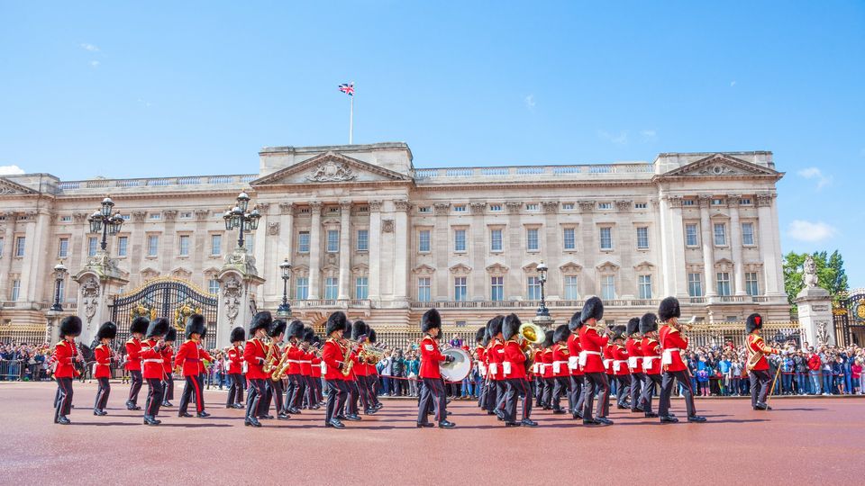 Change of Guard, London