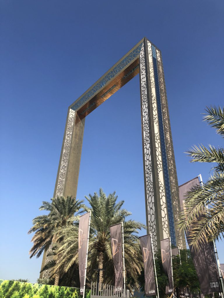 DUbai Frame