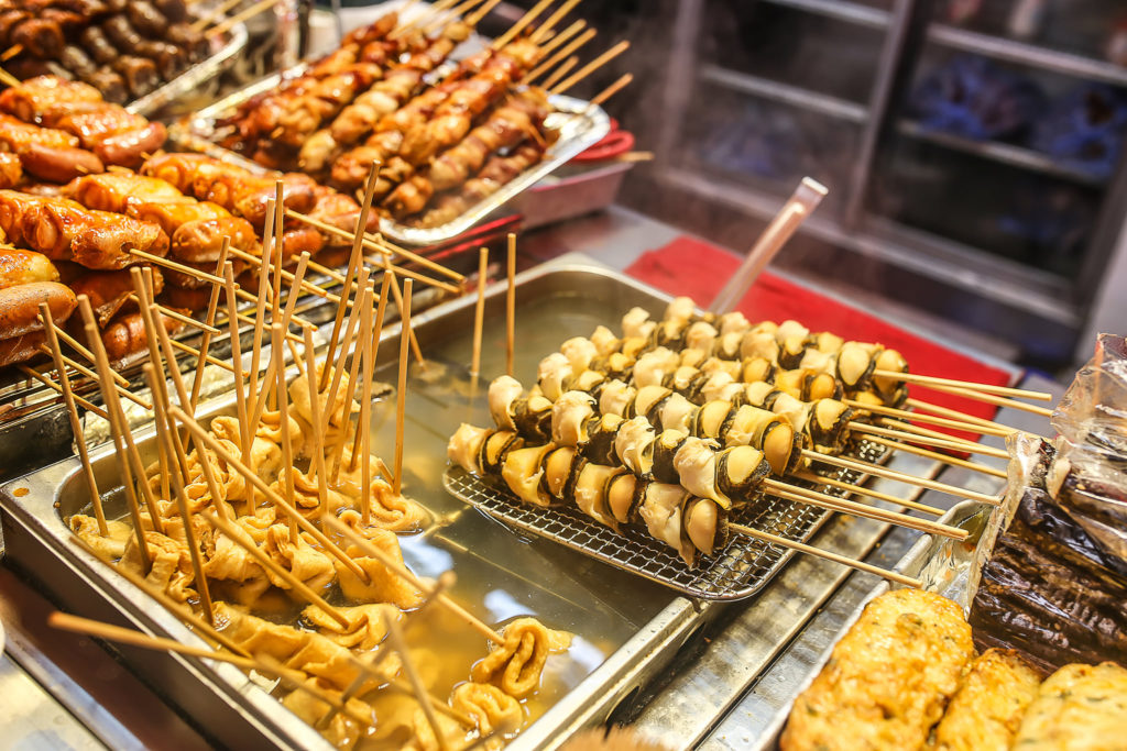 This image has an empty alt attribute; its file name is Seoul-Street-zfood-1024x683.jpg