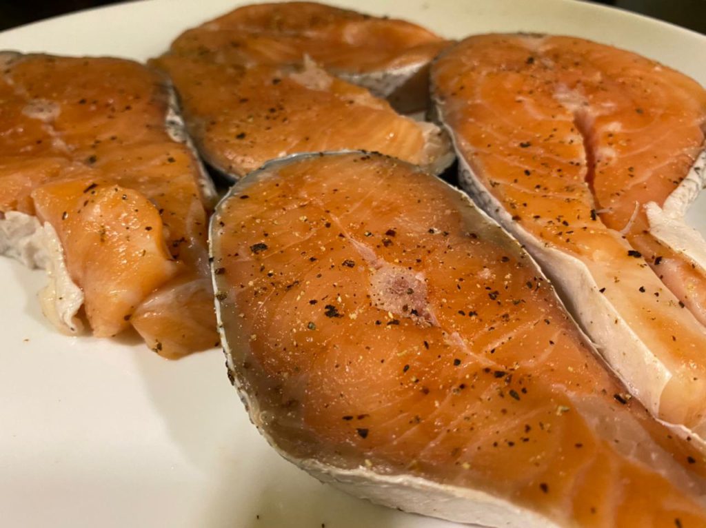 Pink salmon with salt and pepper rub