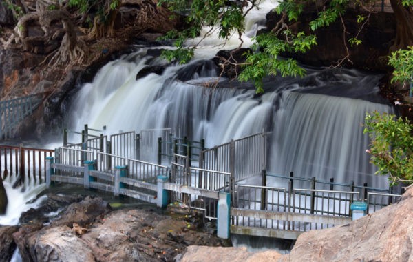 10 Must-Visit Waterfalls in Tamil Nadu