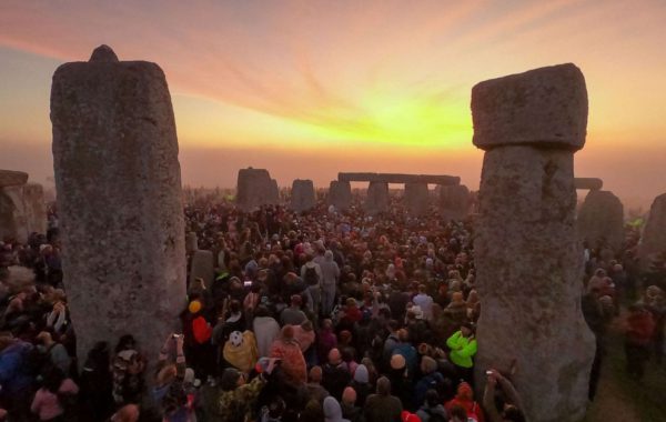 News at 9: Crowds mark summer solstice at Stonehenge, The Grand Canyon Is Hosting a Star Party and more