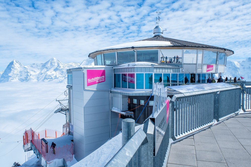 24 Hours in Schilthorn : The James Bond 007 Experience Guide