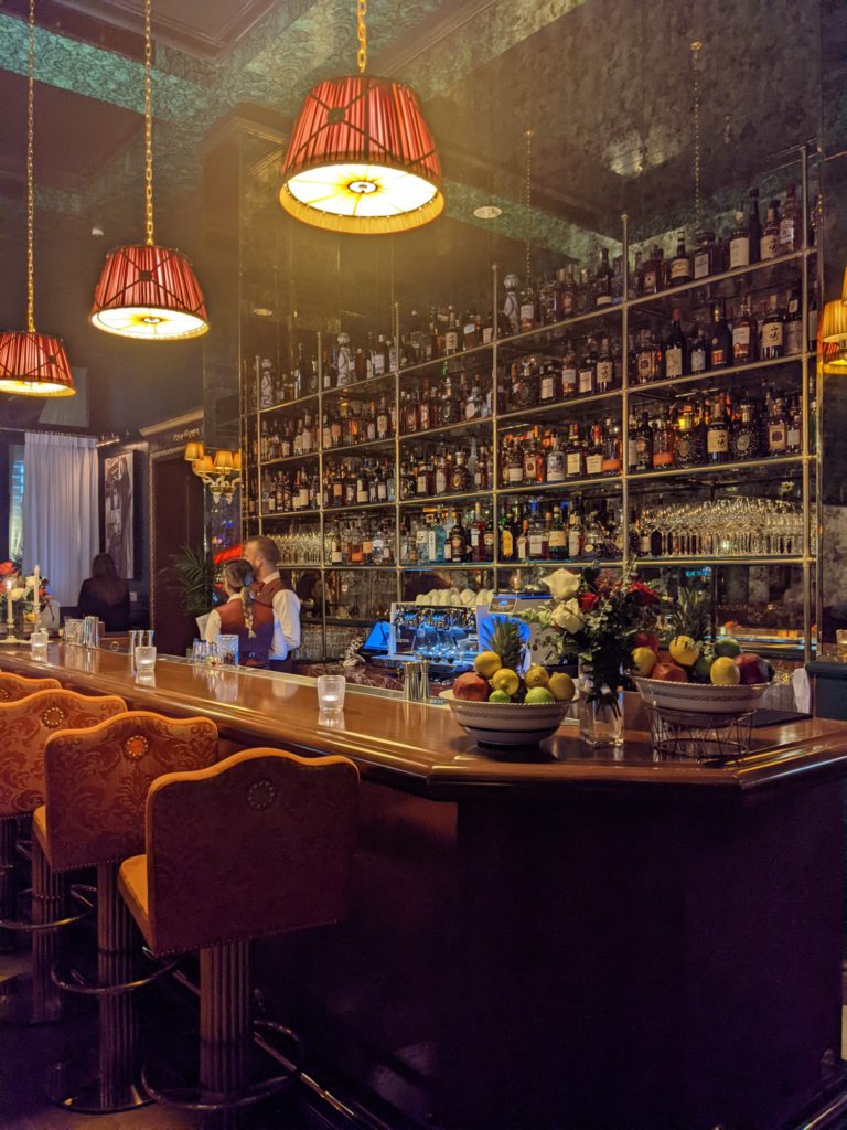 Bar