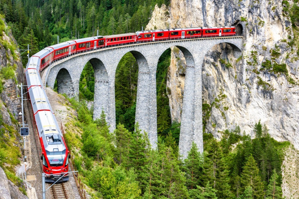 The Rhaetian Railway in the Albula