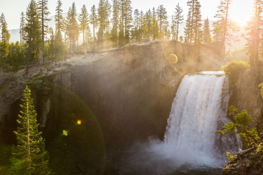 Rainbow Falls.