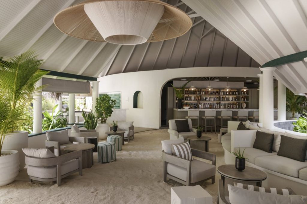 Photo: Sun Siyam Vilu Reef Nautilus Bar