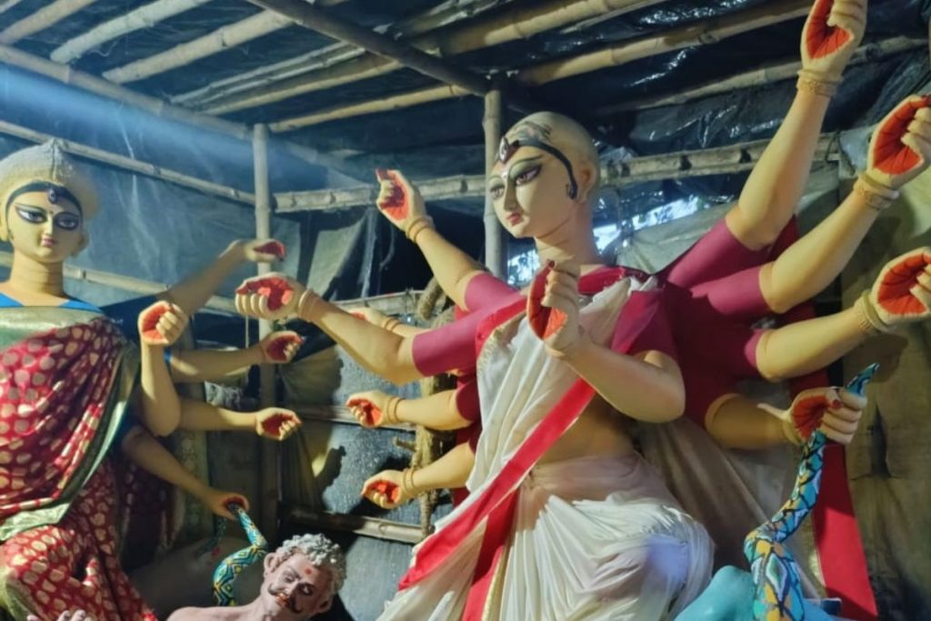 Kumartuli Kolkata Guide: Explore the Idol Makers’ Colony Before Durga Puja