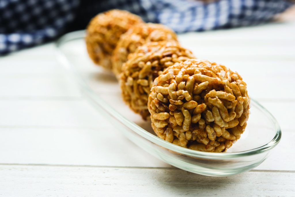 Murmura laddu.