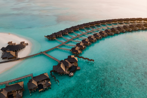 50 Shades of Blue: Siyam World Maldives Review — A Complete Guide to Villas, Beaches & Island Experiences