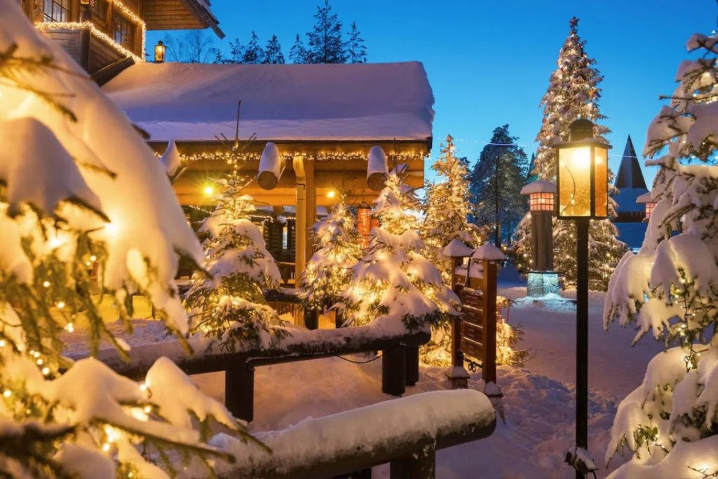 Pantone Dreams & Snowfall Scenes — The Christmas Markets Set for a White Christmas