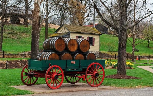 7-Day Kentucky Bourbon Trail Itinerary: Best Distilleries, Where to Stay & What to Eat