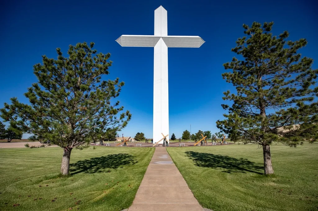 Cross of Our Lord Jesus Christ, Groom Texas. Photo: Route 66 Road Map